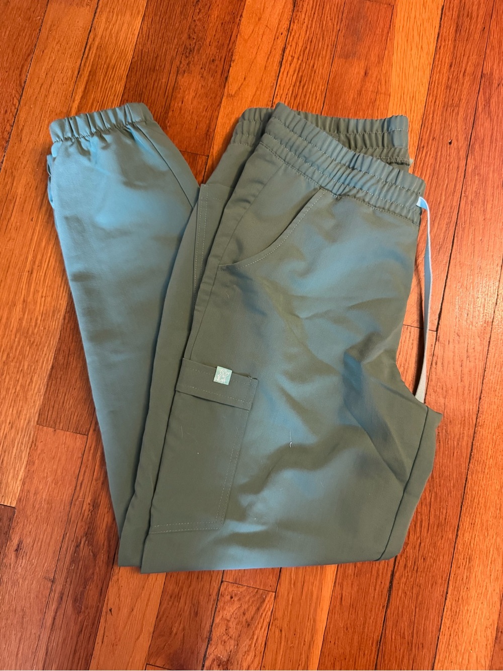 GARDE Malade Women’s Olive Green Jogger Pants
